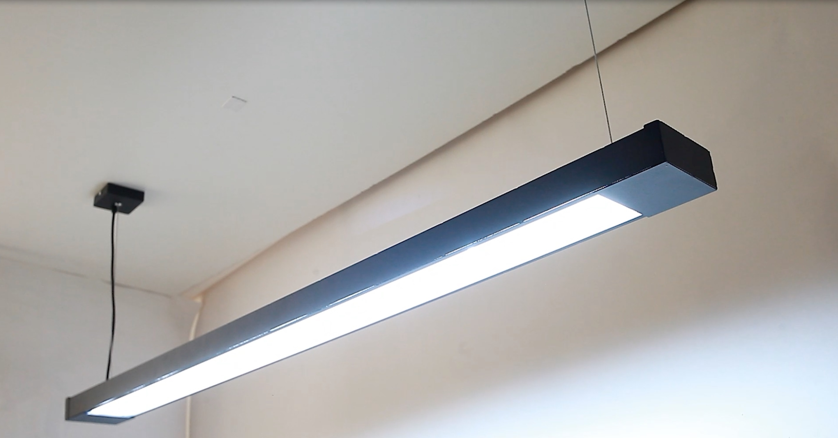 Светильник линейный подвесной 125см MSK Electric Office под две led лампы G-13 SL-120-2T8 BK